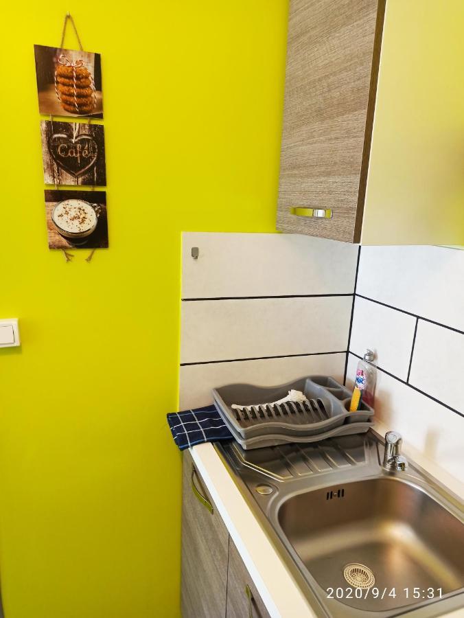 Agreable Studio Dans Le Centre Historique 라페르트세인트아우빈 외부 사진