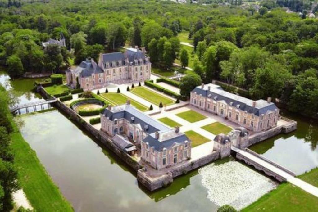 Agreable Studio Dans Le Centre Historique 라페르트세인트아우빈 외부 사진