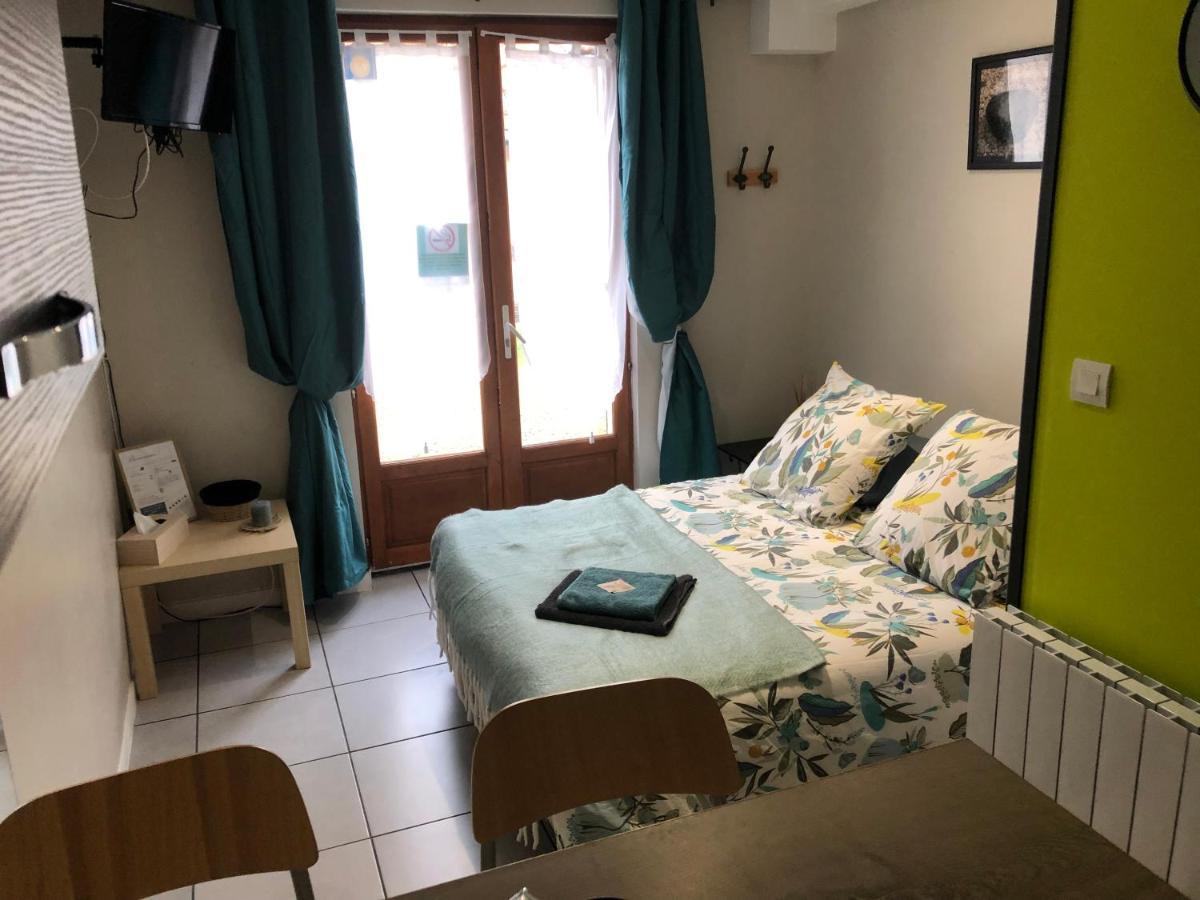 Agreable Studio Dans Le Centre Historique 라페르트세인트아우빈 외부 사진